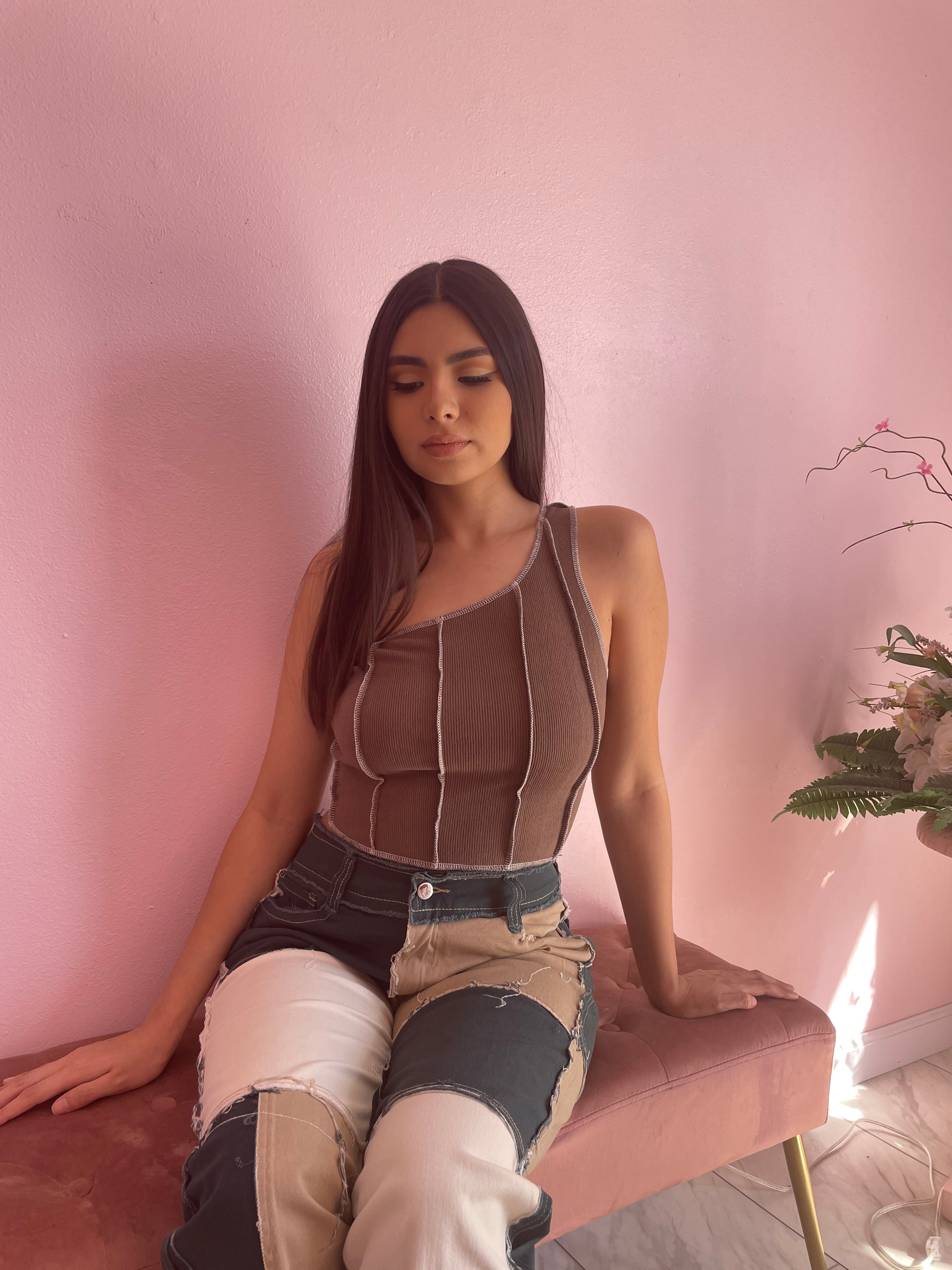 One shoulder top